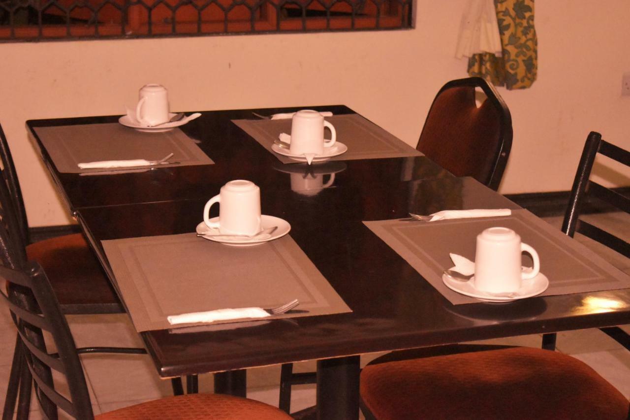 Leinmach House Nyali Hotel Mombasa Bagian luar foto